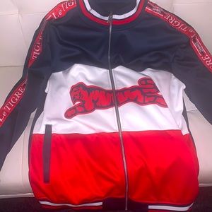 Le TIGRE track suit comes with top and bottom